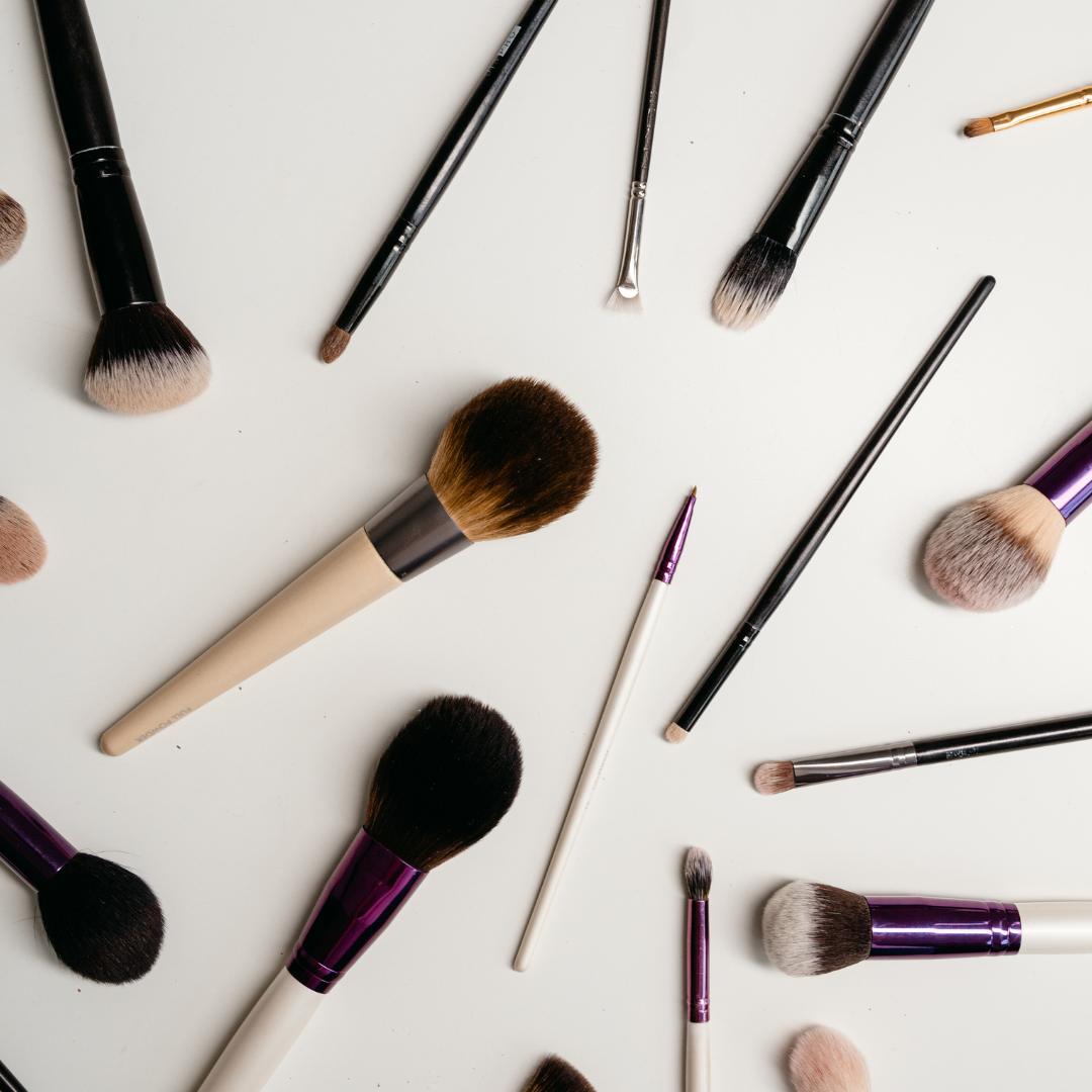 Des accessoires indispensables pour vous maquiller